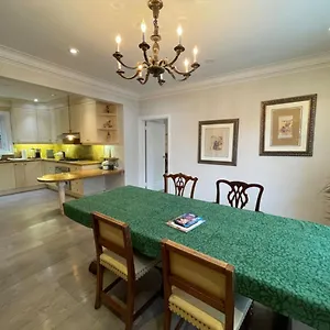  Gasthof Private In Forest Hill With Full Kitchen And Parking